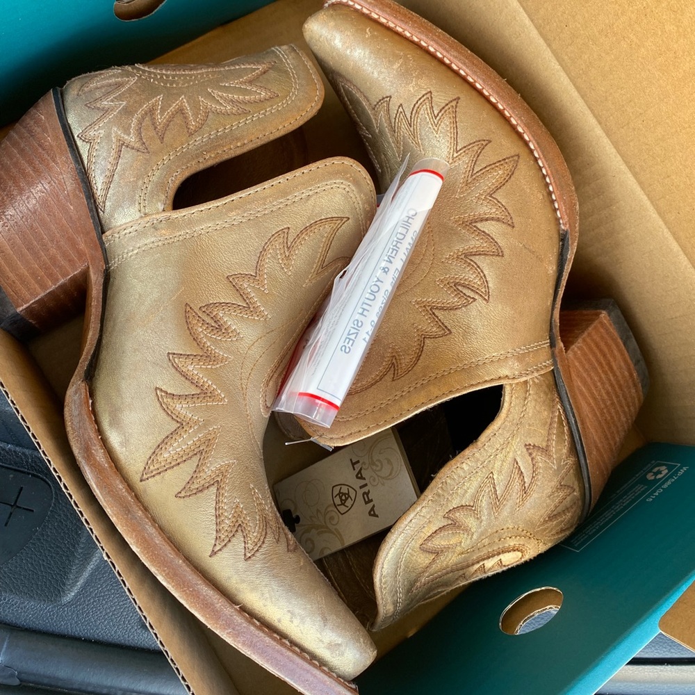 ARIAT BOOTIES